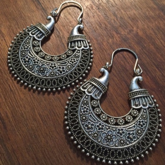 New! Bohemian Silver Drop Earrings - Picture 5 of 14
